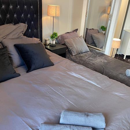 Luxurious Modern Room In Central Oslo - Eur 4K Expensive Bed And 82" Cinematic Tv Extérieur photo