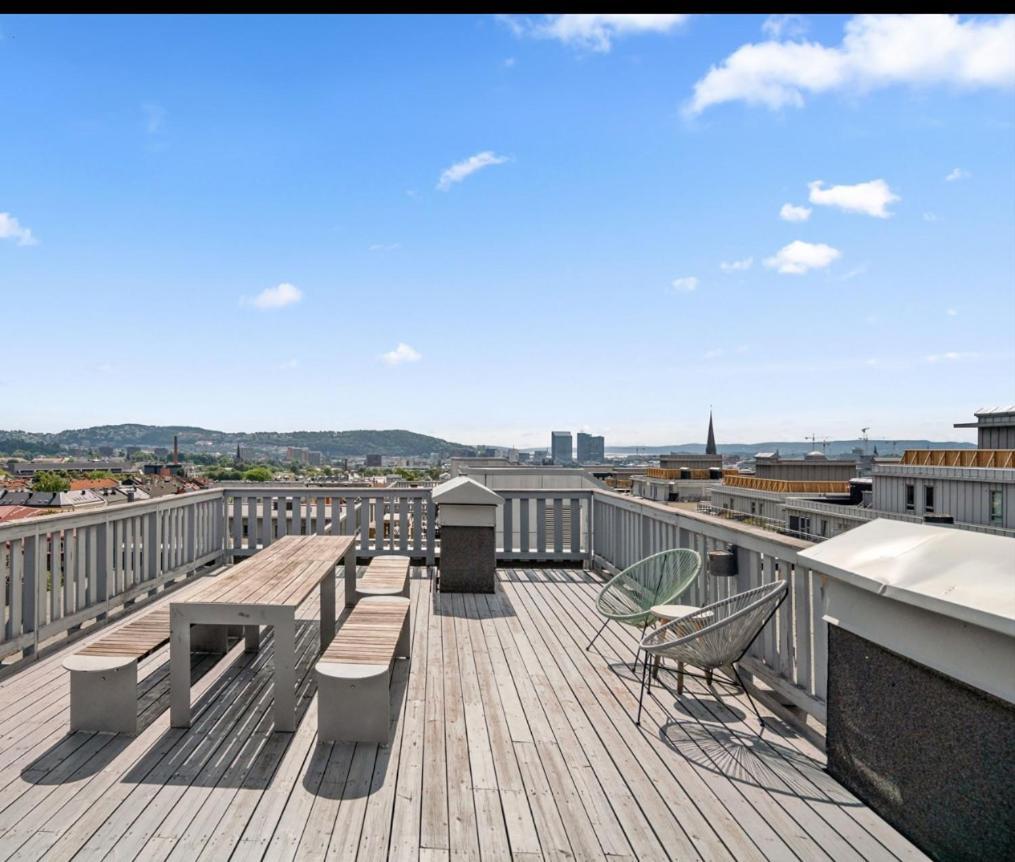 Luxurious Modern Room In Central Oslo - Eur 4K Expensive Bed And 82" Cinematic Tv Extérieur photo