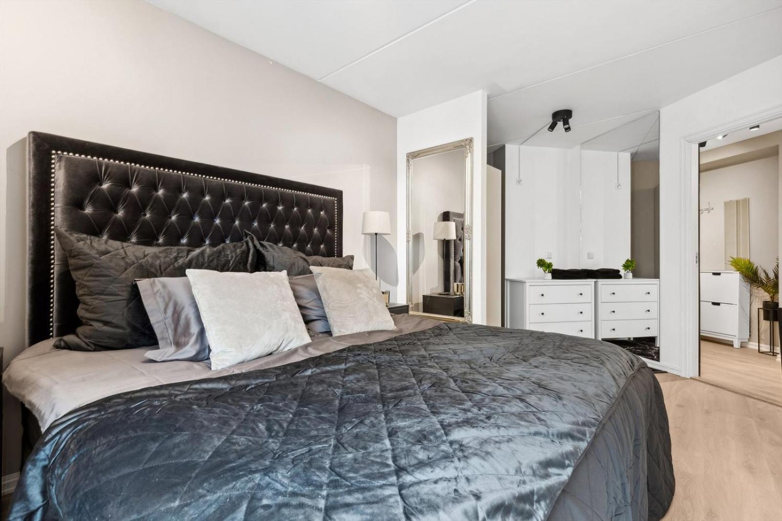 Luxurious Modern Room In Central Oslo - Eur 4K Expensive Bed And 82" Cinematic Tv Extérieur photo