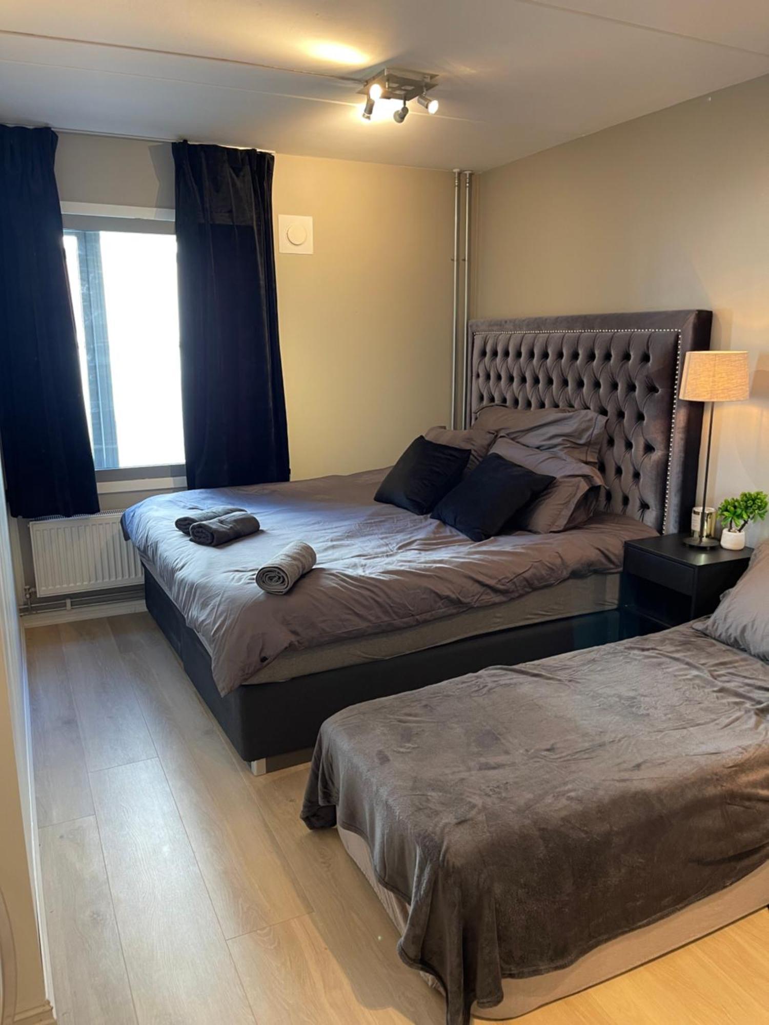 Luxurious Modern Room In Central Oslo - Eur 4K Expensive Bed And 82" Cinematic Tv Extérieur photo