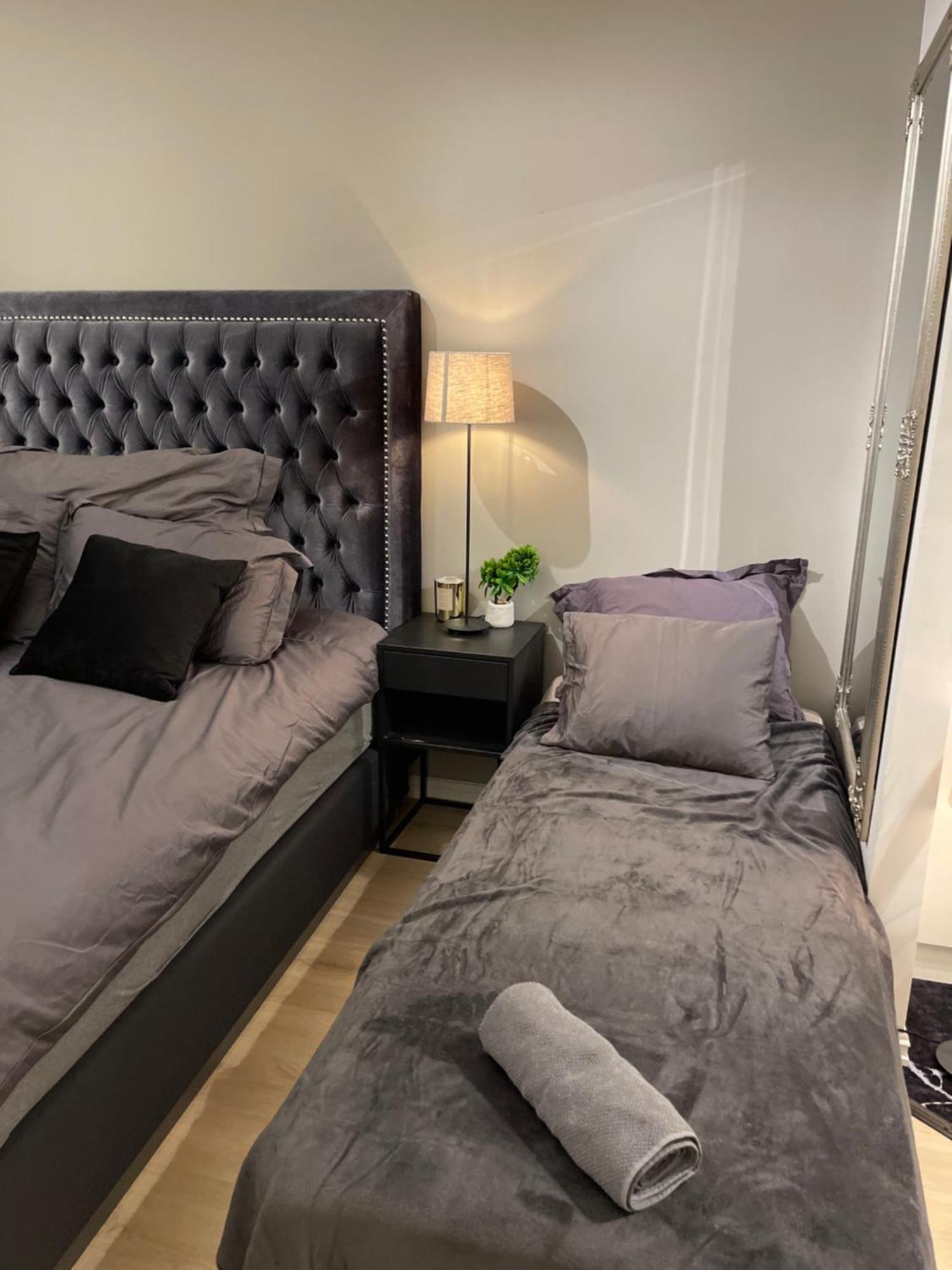 Luxurious Modern Room In Central Oslo - Eur 4K Expensive Bed And 82" Cinematic Tv Extérieur photo