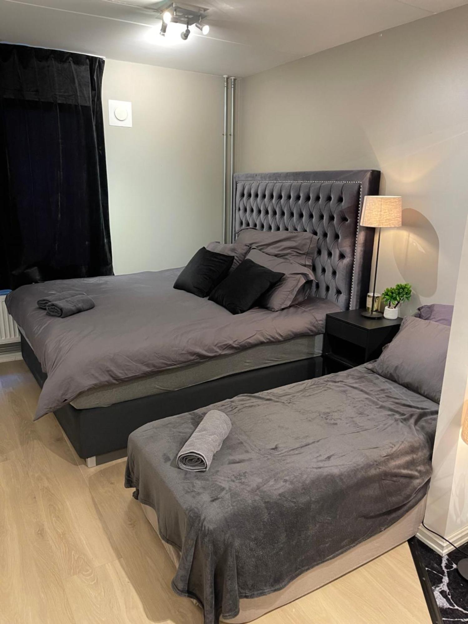 Luxurious Modern Room In Central Oslo - Eur 4K Expensive Bed And 82" Cinematic Tv Extérieur photo